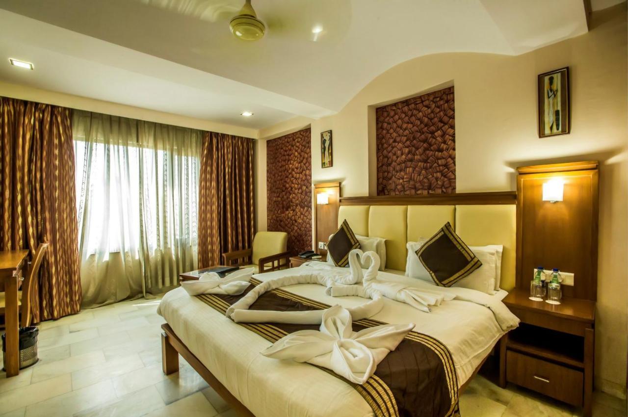 Golden Manor Hotel