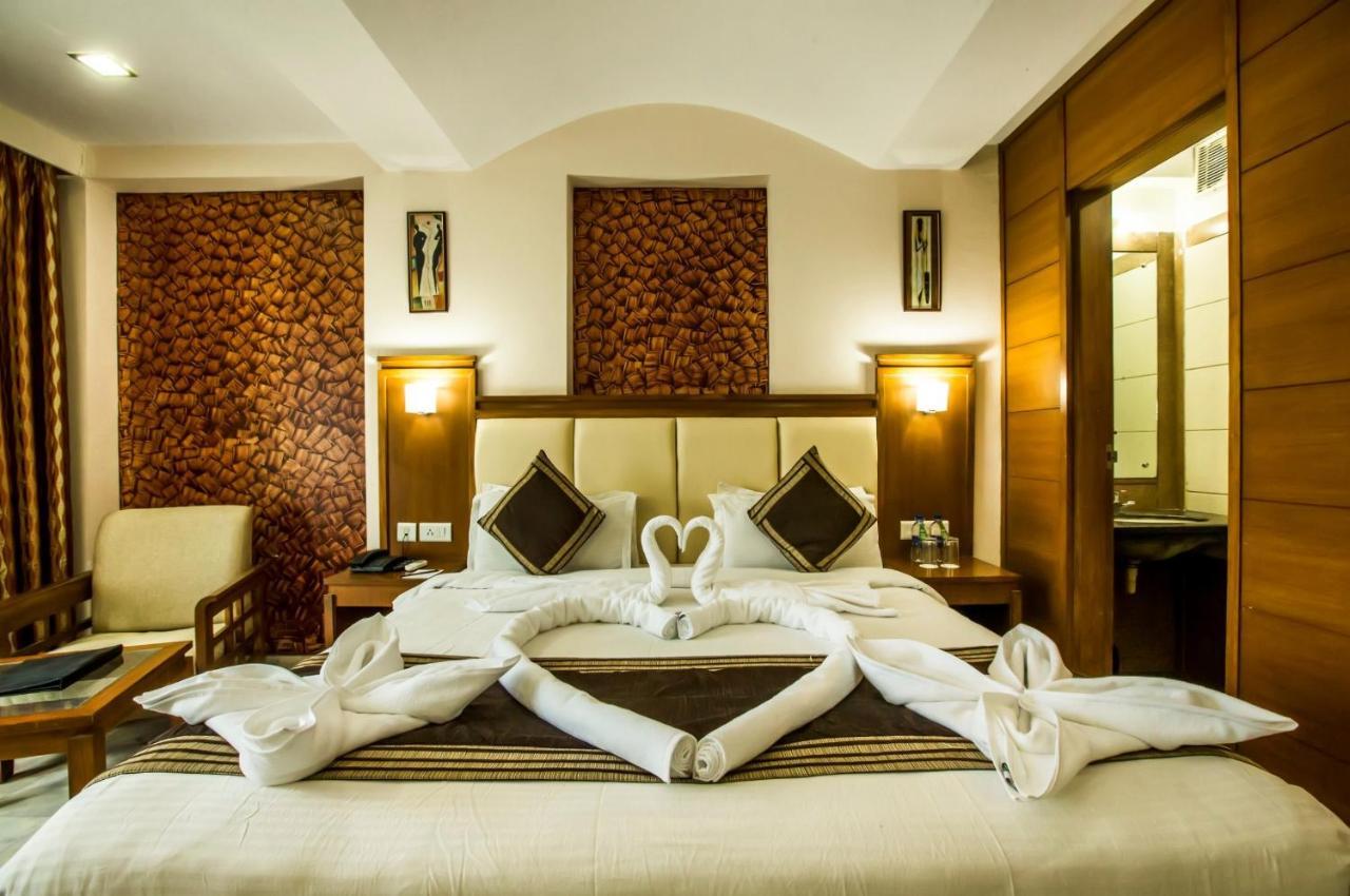 Golden Manor Hotel 4*